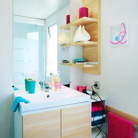 Campsite Les Chevrefeuilles Royan