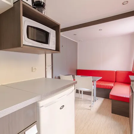 Les Chevrefeuilles Campingplatz 4*