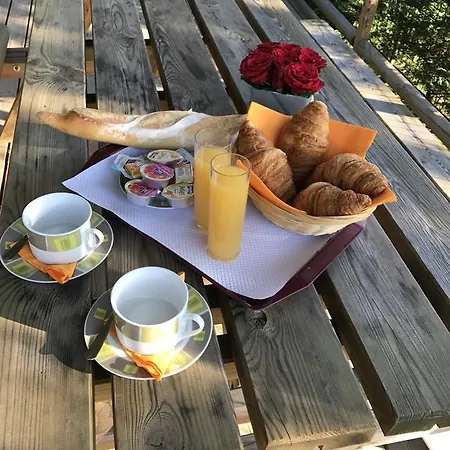 Кемпінг Les Chevrefeuilles 4*