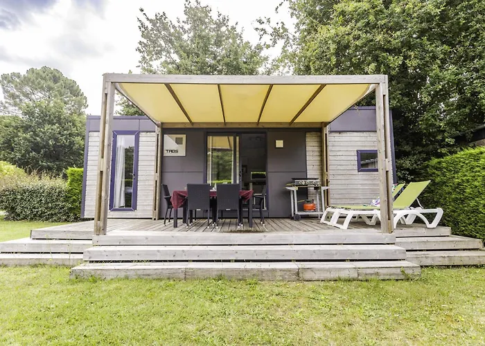 Les Chevrefeuilles Camping 4*