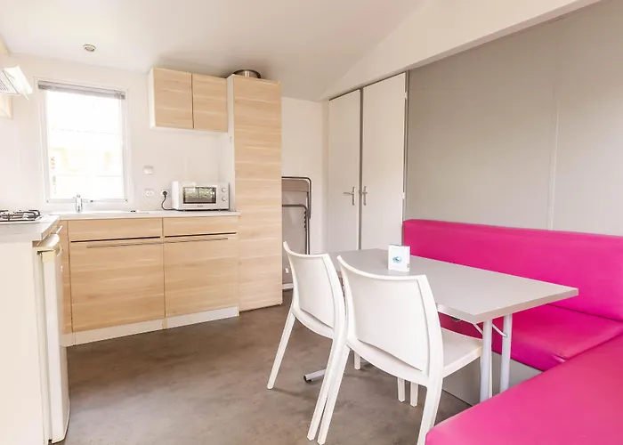 Les Chevrefeuilles Κάμπινγκ