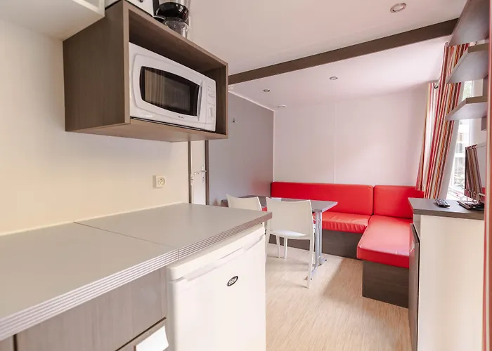 Les Chevrefeuilles Camping 4*