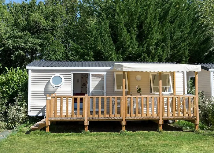 Les Chevrefeuilles Camping 4*