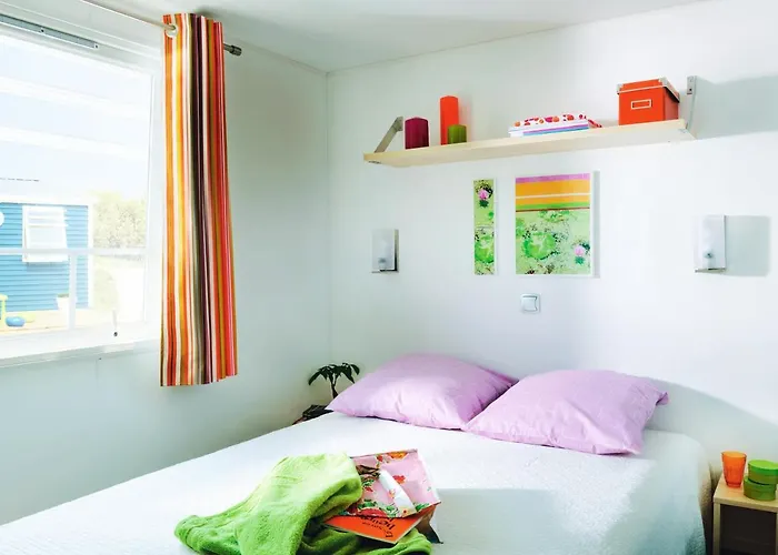 Les Chevrefeuilles Camping 4*